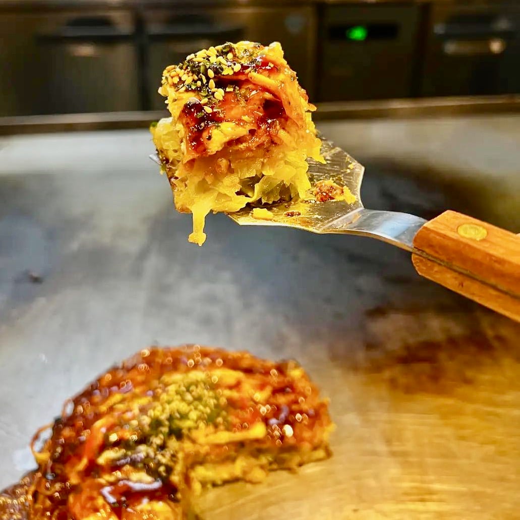 タッちゃんと巡る秘密の広島お好み焼きツアー〜厳選お好み焼きの味比べとお店紹介街歩き!